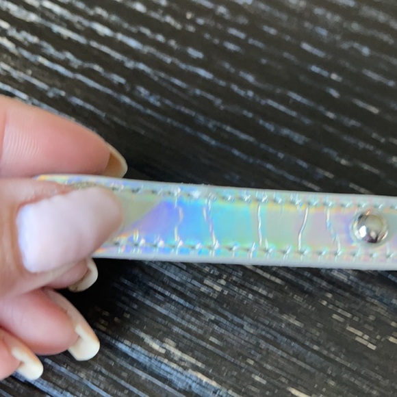 NWT BCBGeneration Iridescent affirmation bracelet PLAY - Picture 11 of 12